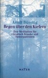 Regen über den Kiefern