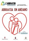 Abbraccia un anziano