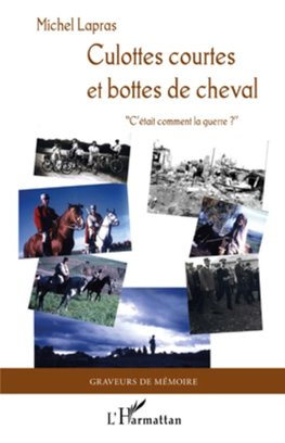 Culottes courtes et bottes de cheval.